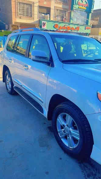 السلام عليكم 
للبيع فقط 

لاندكروز 2015 GX.R مكان السياره بغداد 
السياره بريم 
محرك 6 سلندر   
فول مواصفات 1/1
               ماشيه 142 الف
المواصفات
داخل لون ريجي
شاشه كبيره
فتحة سقف
مري شفط
مري قلاب
بصمة بيبان
بصمة تشغيل
تفتيح وتقفيل لمس
كامره خلفية
طفايه
حساسات امامي خلفي
بلوتوث
ثلاجة
ايكو
لد نهاري
دوسات ليزريه
تحكم استيرن
لايت زنون
كشن كهربائي ٣ دكم
تقفيل جام
اشاير ترحيب
8 ايرباكات
3 قطع تبريد
زراكات لايت
تبريد ثلج كير محرك مكفولات رقم بغداد دولي
السياره بيه الدعاميه الخلفيه مبدله فقط شرط لا ضربه ولا طخه   للاستفسار: *********** بغداد
