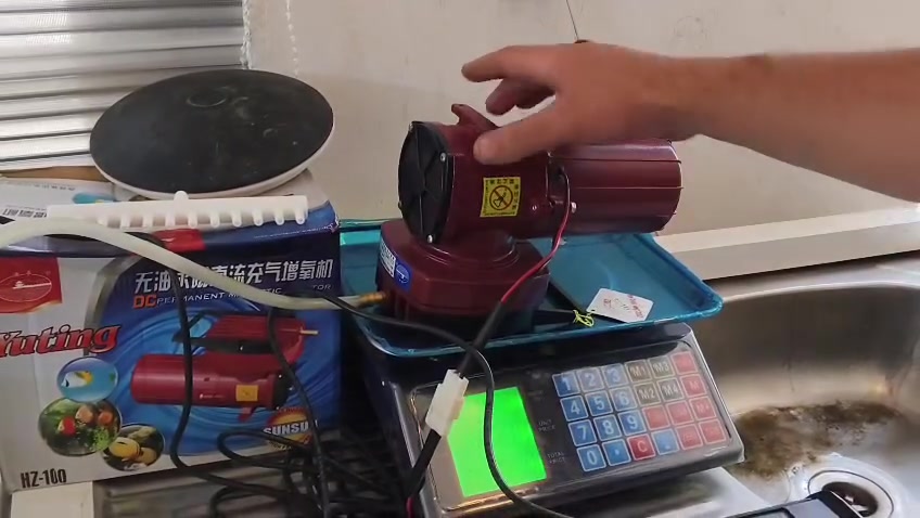 بسم الله الرحمن الرحيم 
🔵 وصل حديثاً إلى مكتب الحسين (ع)البيطري  🔵
✅ ماطور أوكسجين صيني درجة أولى
⚡ قدرة 100W
⚙️ ملف نحاس أصلي
💨 ضخ هواء قوي 105 L/min
⚖️ وزن 3.5 كغم
مناسب لـ: 🐟 أصحاب أحواض الزينة
🐠 أصحاب الكيات والحمل
🚛 نقل اليرقات والأصبعيات والأسماك لمسافات طويلة
✔️ يربط على الدفيوزرات مباشرة
✔️ يساعد على الحفاظ على الأوكسجين داخل الأحواض
✔️ يقلل الحاجة لتبديل الماء ووضع الثلج أثناء النقل
🆕 ماطور أوكسجين جديد يعمل على 12 فولت 🚗 يربط مباشرة على جداحة السيارة والباتري ممتاز للنقل الميداني والطوارئ والتنقل بين الأحواض كما موضح بالفيديو 
📦 متوفر توصيل إلى كافة محافظات العراق
📞 للاستفسار والطلب: واتساب: 
***********
***********
مكتب الحسين (ع)
