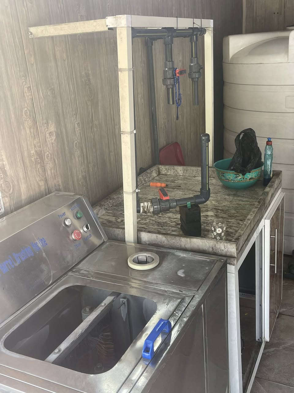 محطة ماء كامله 1000 لتر شغاله من كل الجهات مكانها الوشاش السعر ع الخاص ***********
