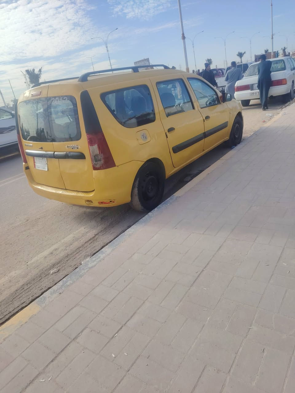 السلام عليكم رينو ٧ راكب للبيع سياره جاهزه مكينه جديده مكينه وكير مكفولات موديل ٢٠١١ السعر ٤٨
حداديه جديده راديتر جديد مروحه جديده رقم الهاتف  ***********
