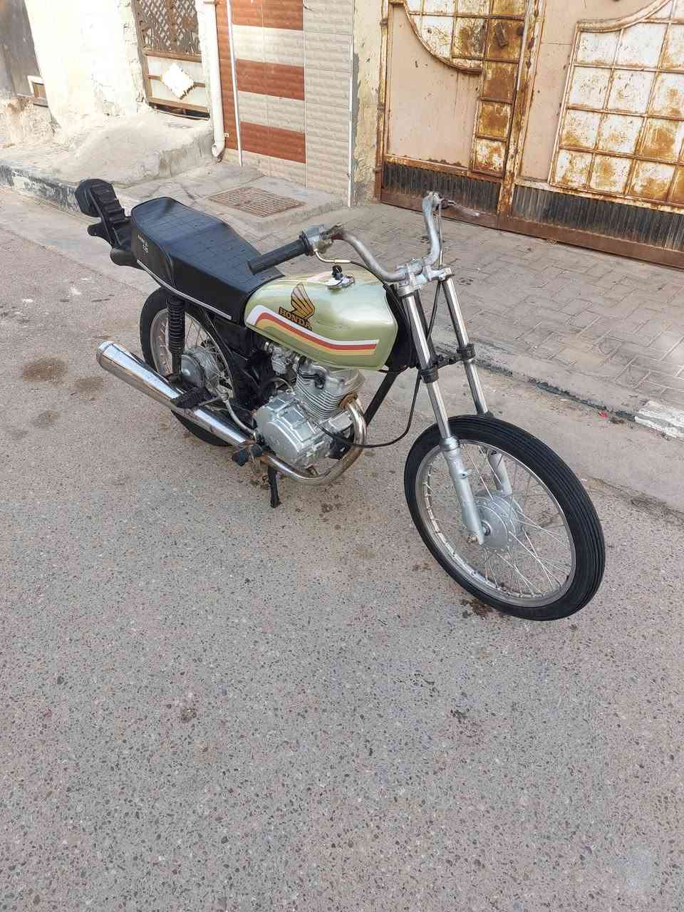 سلام عليكم ايراني لبيع مكينه نامه شلامجه القديم السعر 350وبيه مجال ادوات ادوات ادوات ويه السيبايه مكفوله من السرقه شلعه ومعدل شاصي نامه المكان بصره نواب الضباط مقابل مستشفى العسكري رقمي ***********
