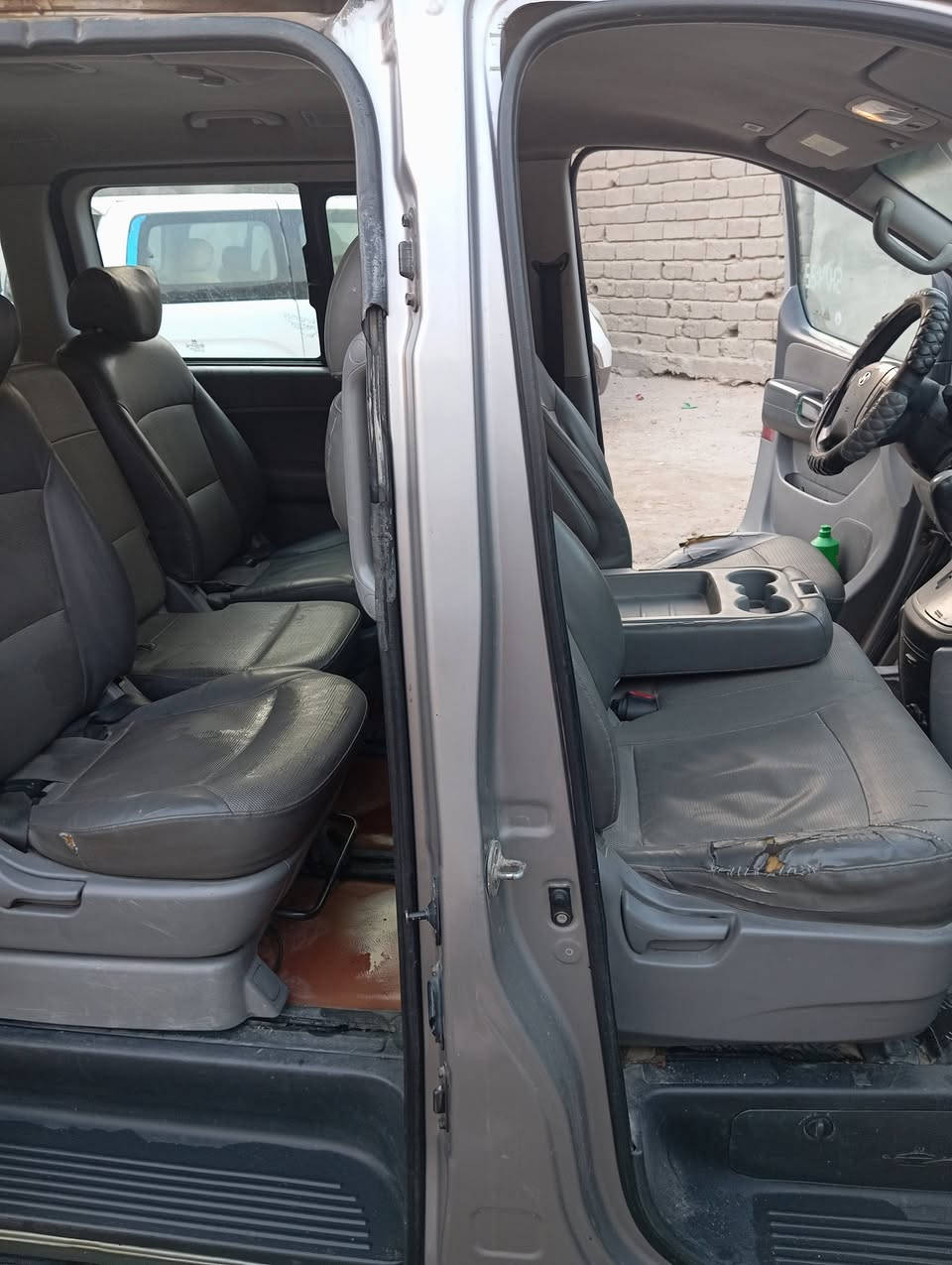 ستاركس للبيع 2012مسكر بلاد تماتيك مكينه 7 سبلاين مكينه وكير خير من الله تبريد ثلج حداده وره وكدام جديده تايرات ٤ نضافه 80% قطره مال خياس ما بيه سياره احله من الصور بيه ضربه بجنطه فقط ولباقي كفاله بسمي تحويل ثاني يوم مكاني البصره الزبير
السعر 155 
***********
***********
