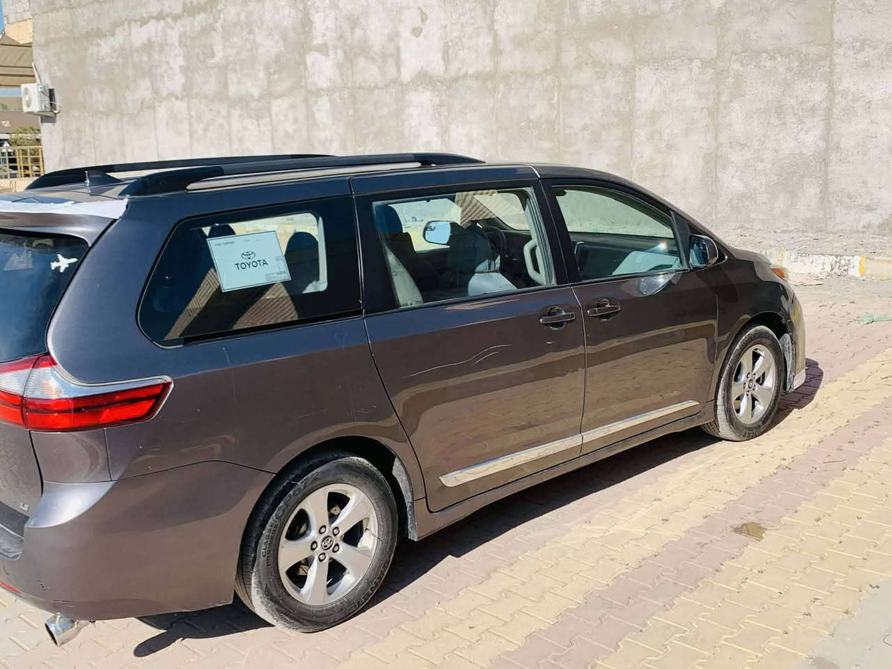 السلام عليكم 
سينا 2018 للبيع
رقم بغداد باسمي
مواصفات Le
ضرره بالخارج البانيد وراس الشاصي  وبالعراق الصندوك تبدل
ماشيه 430 الف ميل
محرك كير كفاله لا مفتوح ولا مبدل
سياره كلش حلوه
مكانه الانبار قضأء راوه
رايده ب180 وبي مجال
***********
