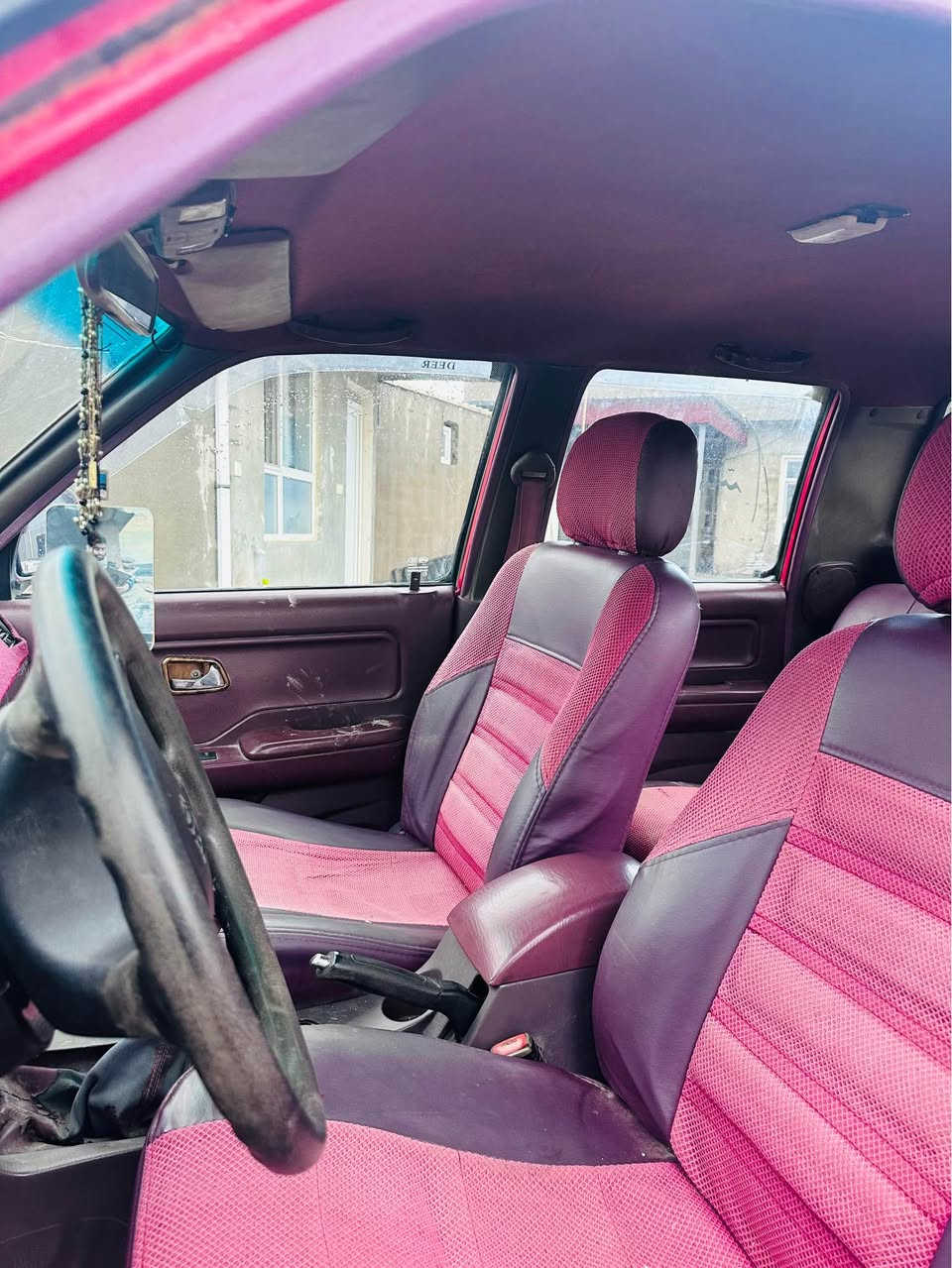 السلام علیکم ئەو پیکاب دێرە بۆ فرۆشتن مۆدیل ٢٠١٠ یە سبوغی نیە یەک تۆز ساردە کوتی هەیە سەنەوی و رەقەمی تازە بەسەر چووە مەکینەو گێڕ بەشەرت 
شوێن دەوبەری هەولێر 
ژمارە تەلەفۆن *********** أربيل, العراق
