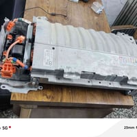بطاريه كورله كروز هيبراد وقاعده فيوزات والعقل رقم الهاتف 07711861789