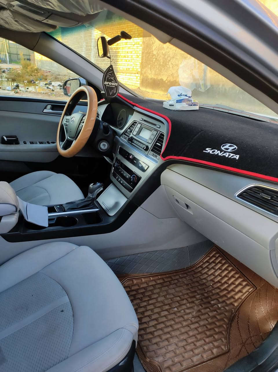 السلام عليكم 
سوناتا 2017 امريكي حادث جاملغ وبنيد مبدلات 
صبغ جاملغ خلفي وباب والباب الامامي كلير راشينه 
الباقي كفاله مكينه كير حداديه ستوني مشتغلها كلها تبريد سياره جديده 
شاصي والفخذه كفاله رقم ذي قار الجديد بسمي 
مكاني سوق الشيوخ ***********
السعر 115
