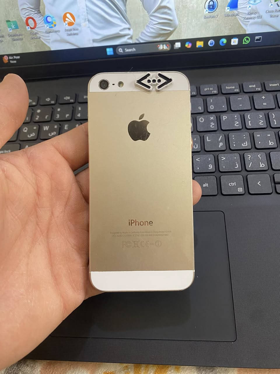 السلام عليكم      ايفون 11 عادي بطاريه بلاديه 81 ذاكره 128 مبدل شاشه تفصيخ وضهر وبصمه الوجه لازم عل الحاسبه ب10 الف تصير ومن بدلتله صارت خنه بل السماعات المصلح كال بس ينفتح يرهمن عدل ما بيهن شي لان بلادي   وموضح بعض التفاصيل بل الفيديو . 

ايفون 5 ذاكره 16 موضح بل الصور بطاريه ما تطلع وشغال السيمكارت وتكدر تخلي بي ايكلاود 

السعر ثنينهن 200 الف وبيهن مجال الشراي يراسلني واتساب او يتصل عل الرقم ***********
