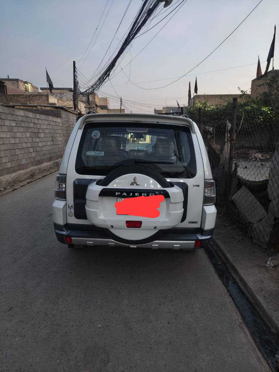 سلام عليكم
سياره باجيرو للبيع 2009 كفاله سونار موجود رقم بغداد شبه مميز الجديد الانكليزي 
مواصفات حبتور عدا الدمام 
مكينه3500
 السعر 130
مكلف بالنشر
***********
