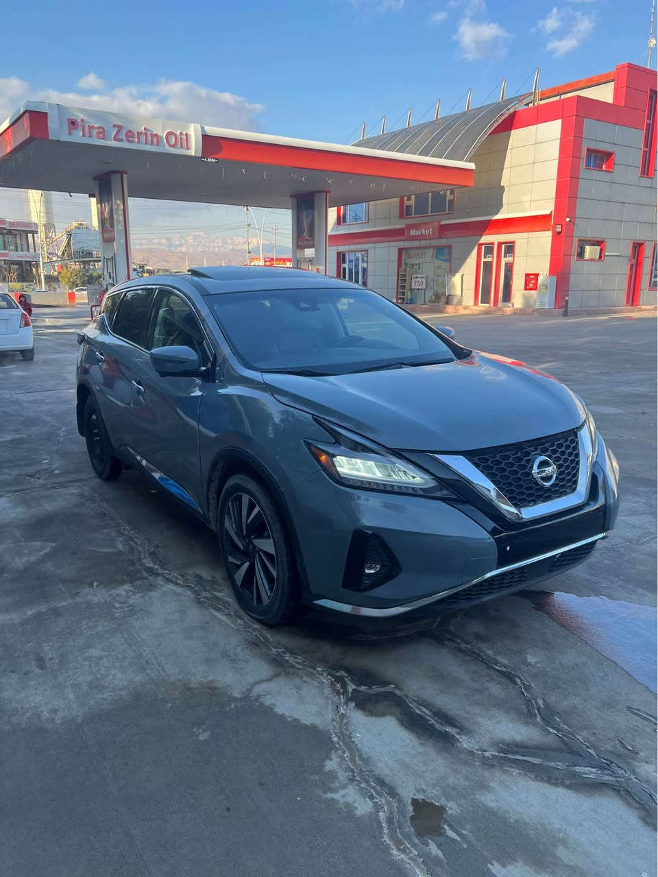 نيسان مورانو 2023 
V6
مواصفات SL
فول فول مواصفات 
كشنات تدفيه وتبريد
كشن خزن
شاشة كبيرة
بانوراما 
كشنات كهربائي
5كاميرات
كشنات جلد
سيارة بوند وشبر من جاملغ صبغ بدون دواخل وايرباك
سيارة بدون رقم تترقم شمالي
سعر175$ومجال
واتساب *********** زاخو, دهوك
