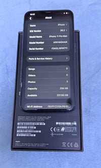 اخوان  ايفون ١١ برو ماكس ذاكرة ٢٥٦ شرق اوسط باكيت مطابق بطارية ٧٦ الاص...