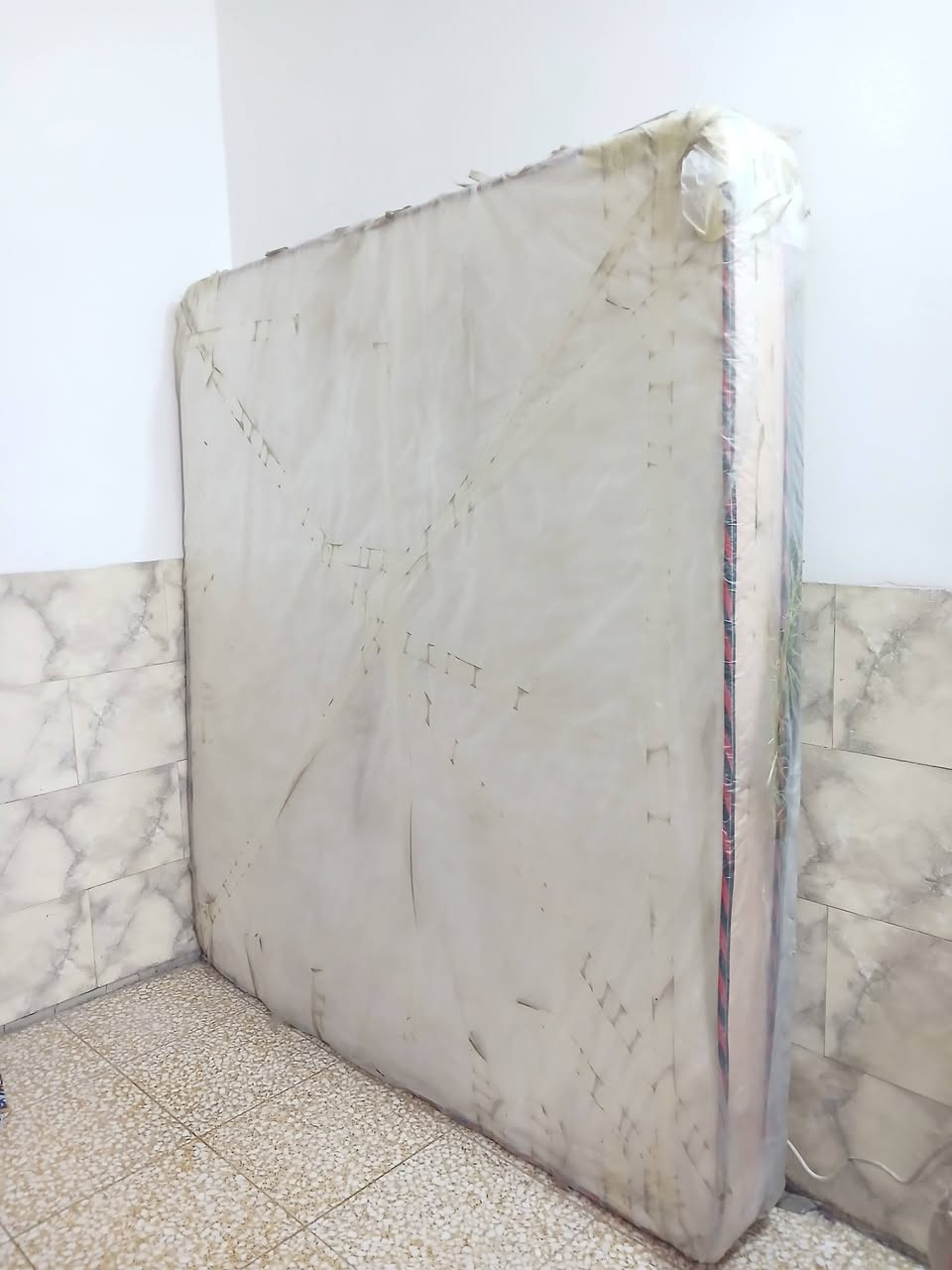 سلام عليكم دوشك سفنج ضغط عالي نفرين ستعمال كلش قليل ونضيف درجه وله وبعده بل ليبل مالته للبيع سعره 125 رقمي بي بس واتساب ***********
