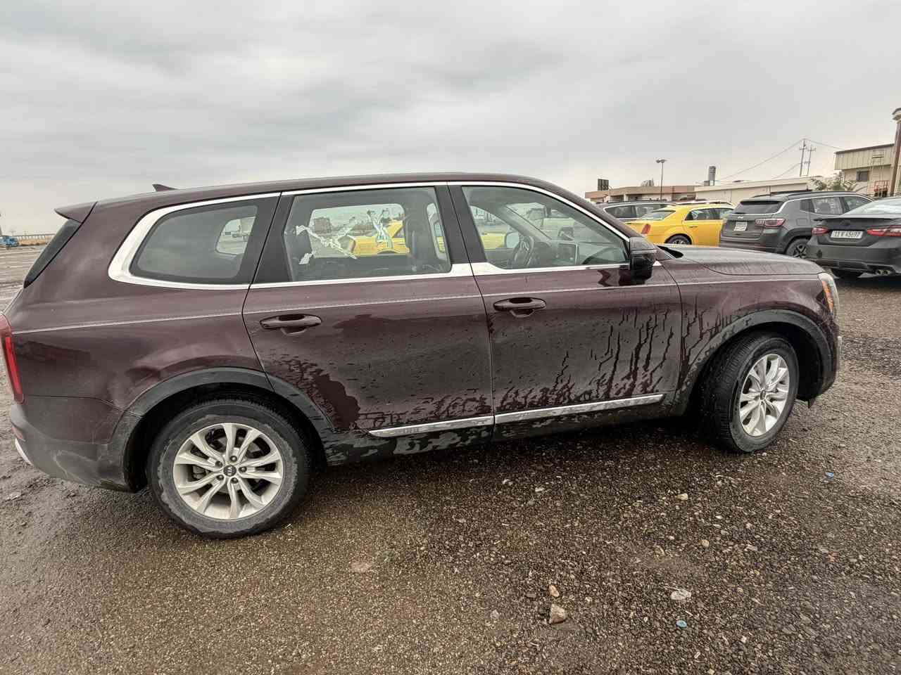 السلام عليكم 
كيا تولرايد موديل 2020 وارد أمريكي 
تبديل جاملغ وبنبد وصبغ باب صدر وجاملغ كلير 
رقم أربيل بسمي 
الاتصال/***********
عنوان بغداد الكرخ
