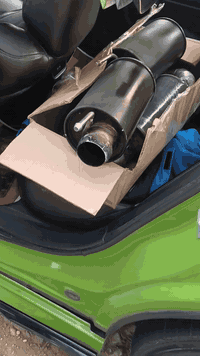 السلام عليكم شباب دبات سود نضافه ١٠٠ بل ١٠٠ سوت يخبل مال سكات باك6/4 اصل اقوة من 5/7 العنوان بغداد البلديات الشراي يتصل السعر ٣٠٠ الف رجاء بدون خاص رقم موجود وتصل ***********
