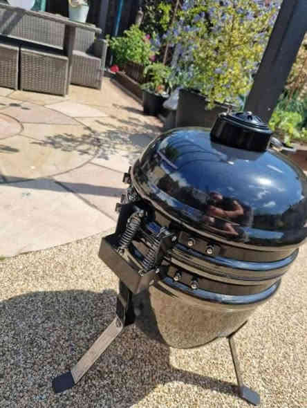 متوفر شواية فحم مندي ومشاوي حجم عائلي سيراميك خارجي والداخل فخار
خام بالكامل وزن 19كيلو فخمة ماركا للحدائق والشاليهات اختصاص شوي
للاستفسار
 متوفر وتساب ***********
