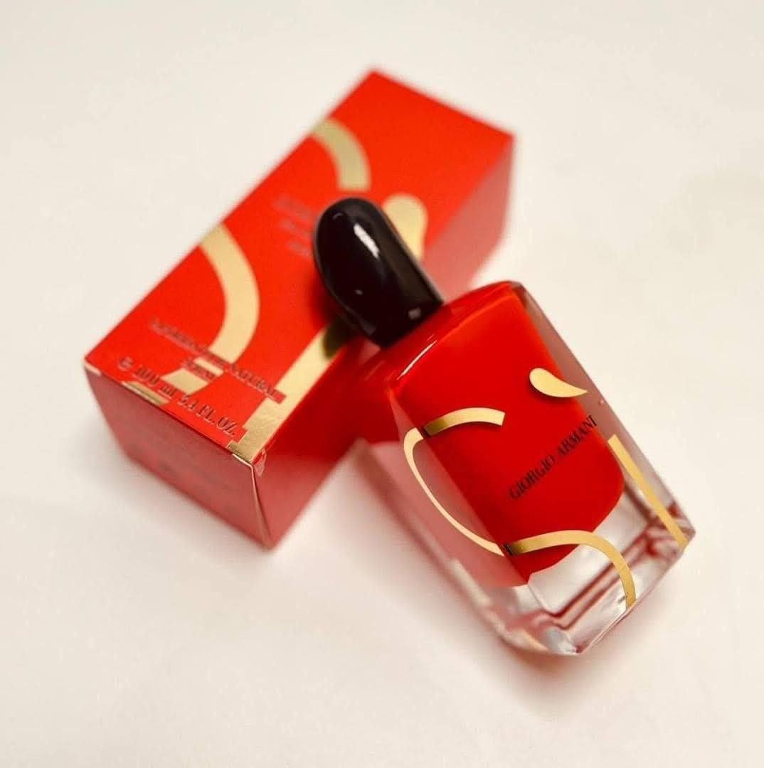 SÍ GIORGIO ARMANL
عطر SÍ الاحمر من جورجيو ارماني الاصلي  💯 عطر سي للسيدات ، عطر ساحر 🔥لا يقاوم من الماركة الشهيرة جورجيو آرماني، سينشط حواسك ويبقيكِ منتعشة طوال اليوم عطر مفعم بالقوة ، يجسد الانوثة المطلقة ، تعبير عن النبل و العظمة.

✨ التركيبة العطرية
يتميز هذا العطر برائحة قوية وجذابة تعبر عن الأنوثة والشغف:
الإفتتاحية: شراب الكشمش الأسود.
قلب العطر: الياسمين المشرق.
قاعدة العطر: المسك الأبيض، الباتشولي، الفانيليا، وخشب الأرز.

🫰 مسمى بعطر السعادة 
لأنه يحفز هرمون السعادة بالأنسان
عطر بمعنى الكلمة لأصاحب الذوووق
#الاصلي 
السعر 12الف 
🚘 يوجد خدمة توصيل لجميع محافظات العراق ٤ الاف 🚘


**إذا كنت صاحب هذا الإعلان وتريد حذفه لأي سبب، رجاءا أرسل رسالة إلى الدعم الفني**