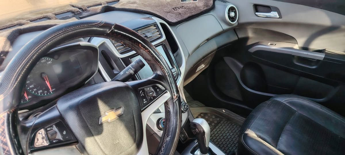 شوفرليت سونك موديل 2017 بإسمي رقم انكليزي 
مواصفات LT وارد أمريكي 
محرك 1500 
حادثها جاملغ والضرر قليل جداً
شاشة كبيرة اصلية
شاشة عطلات
مري كهرب + هيتر
لايت لد
صندوق بصمة
جام اوتو
حساس ضغط الاطارات
حساس جودة دهن المحرك
تحكمات ستيرن و مثبت سرعة (كروز سرعة )
تراکشن کونترول on/off
كير اوتو 
سعر ٦٠ 
مکان السيارة ذي قار
رقمي ***********
