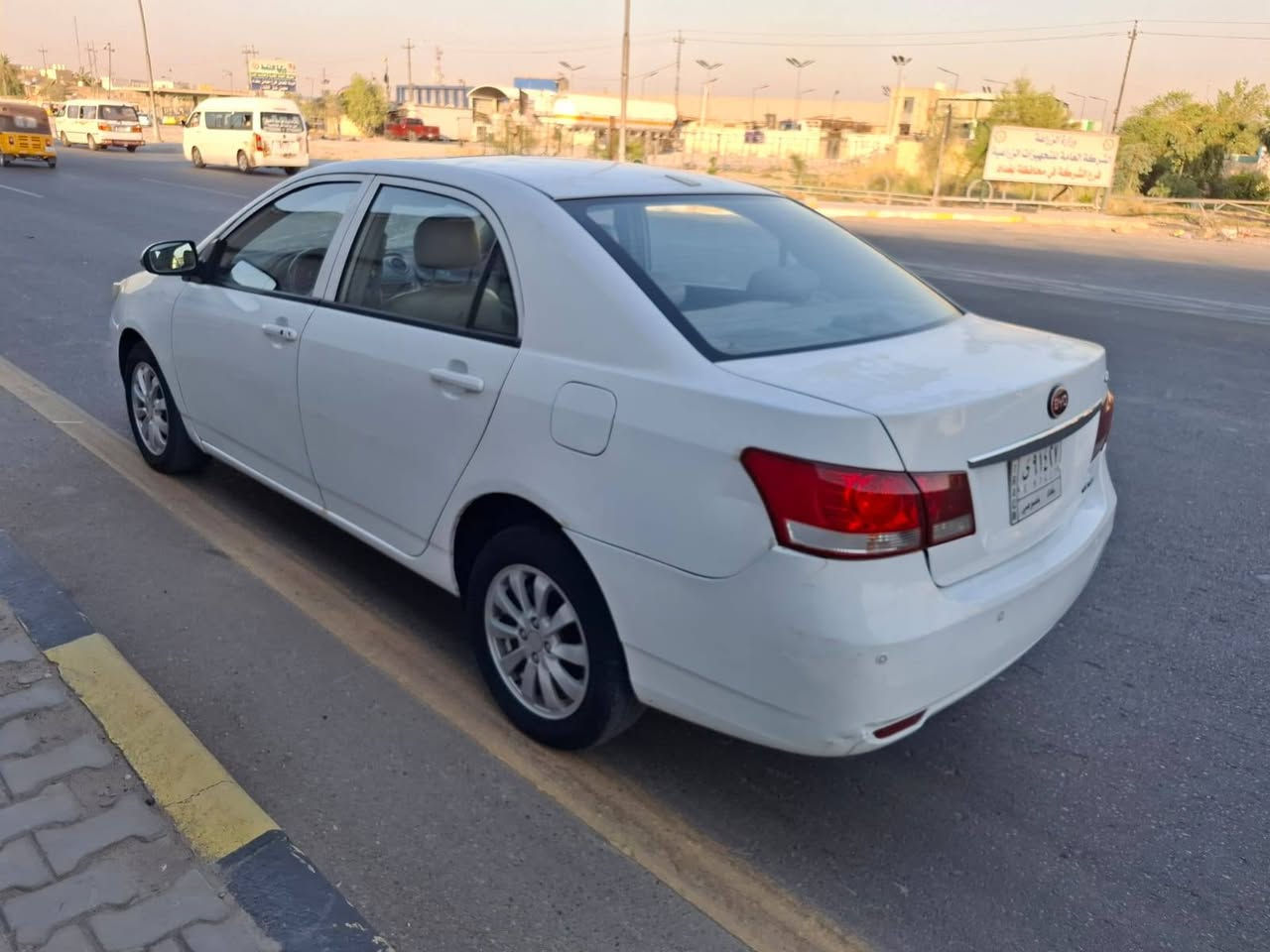 السلام عليكم خوان للبيع بي واي دي G3 موديل 2013 رقم بغداد ألماني تحويل مباشر السياره بيهة حادث ابيعها علة حادثهة شغاله وتمشي كير ومكينه وحدادية جدد فول مواصفات بصمة فتحة كشنات جلد السعر مناسب الاتصال *********** مكان بغداد
