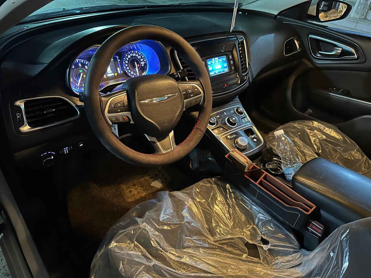 السلام عليكم c200 موديل  16 كير ماوس  محرك 2400 نص فول السيارة جديده كير محرك بشرط قفل 110والسونار موجود ومبدل بابين اثر طعجات بوحده اصليه مكاني بغداد حي الجهاد السيارة باسمي تحويل مباشر 
***********
***********
