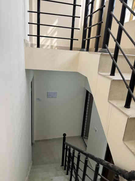 #مكتب_النهرين_للعقار
#حي_تونس_افاق_عربية

دار سكني  ٥٠ متر #للايجار  قطع الصناعة
يحتوي على مدخل استقبال مطبخ خدمات في الطابق الارضي 
الطابق الاول غرفتين نوم وخدمات الطابق الثاني غرفة نوم 
الدار بناء حديث وغير ومسكون سابقا قريب من سريع القناة 
للتفاصيل والاستفسار 
الاتصال 
***********
***********
ابو مصطفى العبيدي
***********
مصطفى العبيدي
