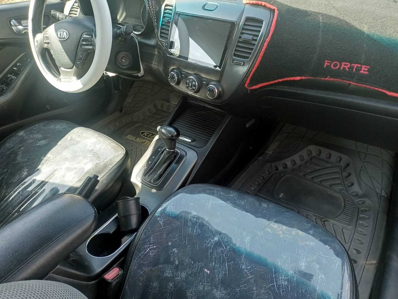 السلام عليكم كيا فورتي 2014 وارد امريكي حادثه بنيد فقط بدون دواخل فقط وبدون يراباك والباقي مكفوال, صبغه  واله      حجم المكينة 1800دوش كير ومكينه مكفوالات صدر أمامي خلفي جديد جاهزه اي نقص مابيه السياره بسمي تحويل مباشر السعر 102وبيه مجال العنوان بغداد اليوسفيه ***********
***********
