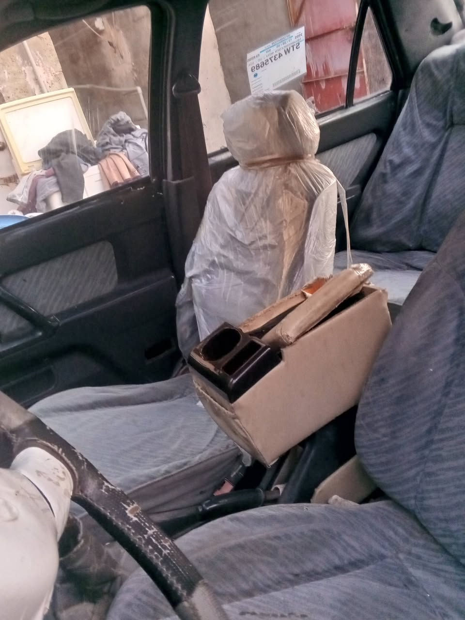 إنترا دمعه موديل 94 سنويه ساقطه19السعر 14بيه مجال قليل  مكان كركوك الفيلق رقم  ***********
