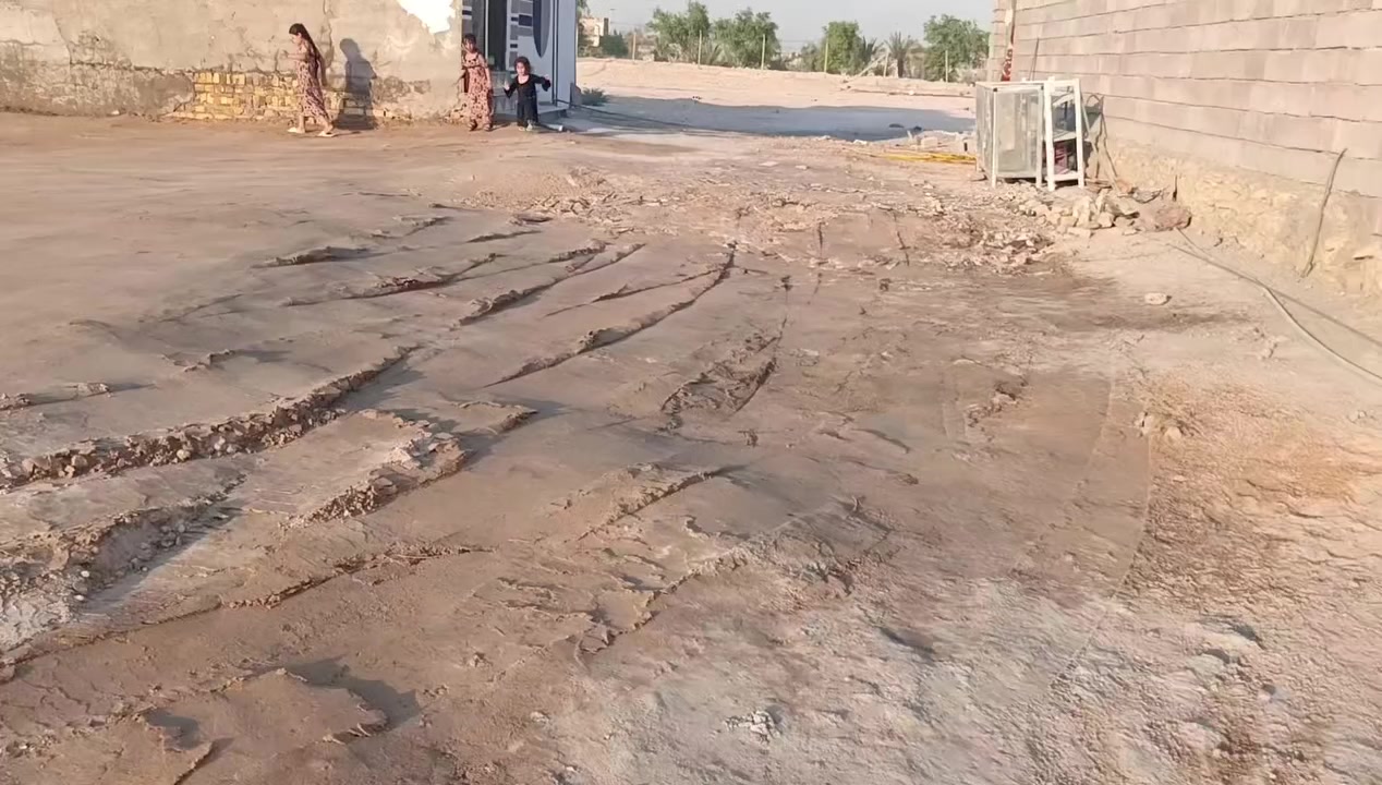 سلام عليكم
عرصه للبيع 100م مربع 
10x10 شارع المعمل 
يم ال فياض قريبه له شارع العام متوفر كافت الخدمات ماء كهرباء 
مدرسه (ملاحضه)بيع أو مراوس، عرصه إب شارع السبيس، }السعر 5ملاين أو بيهه مجال حك جيه لاستفسار ***********وتساب
