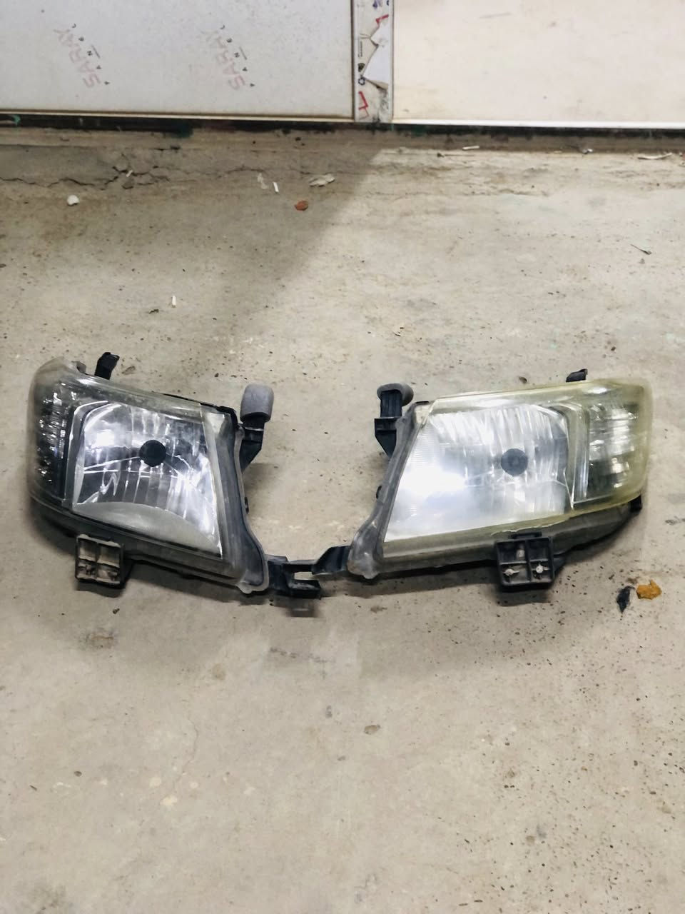 السلام عليكم لايتات عذاري 2012 لل 2015 السعر 100 رغمي ***********
