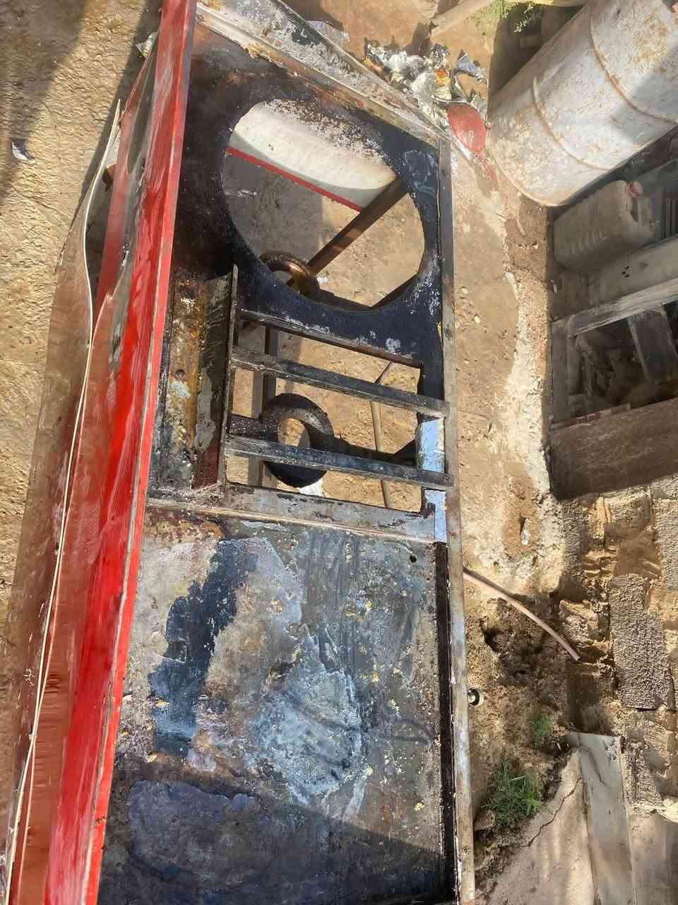 السلام عليكم يوجد غراض للبيع
بلي ستيشن فور نوع فات نضيف استخدام شي قليل سعره 180وبي مجال شي قليل يوبي اس للبيع سعر 90وبي مجال مثل ما موضوح كدامك طباخ مال فلافل80وبي مجال للاستفسار الاتصال على الرقم ***********
