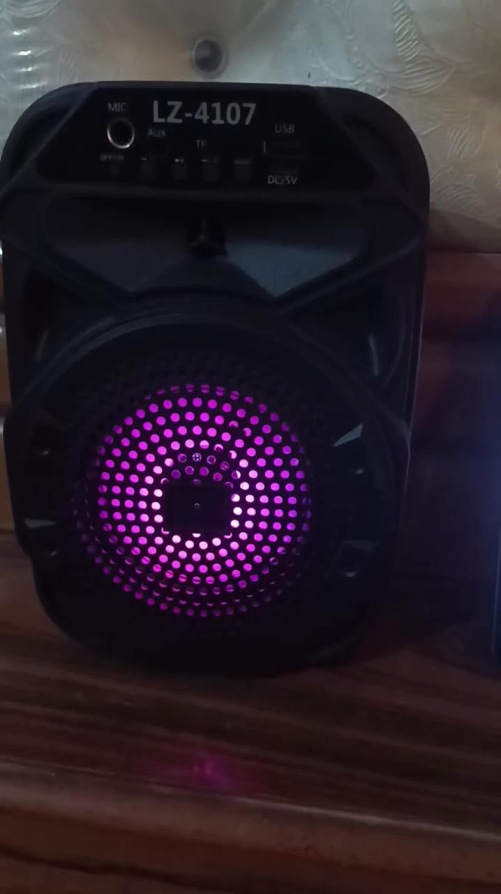 ديجي جديد ما مستعمل سعر ١٣ قفل الارتفاع ٣٢ سانتيم والعرض ٢٠ سانتيم صوت عالي واضح  مكاني ابو غريب خرنابات شارع السجه اي استفسار راسلوني ***********
