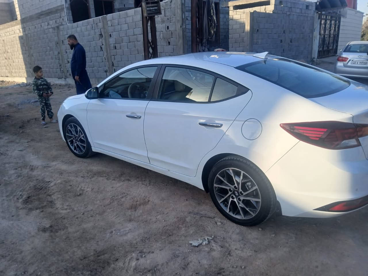 سلام عليكم الانتره ٢٠٢٠خليجي فؤل مؤاصفات بصمه تحكم ستيرن 
فتحه مكينه ٢٠٠٠ دؤش لايت لد سنؤيه مامنتهيه 
بيهه بارد بل باب خلف السايق ؤل داير ما المدكر 
السعر ١٦٠ اؤ بيهه مجال 
مكلف بل نشر هذه رقم راعيهه 
***********
