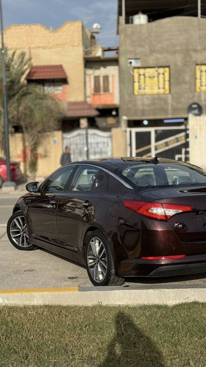 سلام عليكم       # للبيع_فقط
كيا اوبتيما   K5
مديل 2014 
مكينة 2400 بانزين.       دوش

#ادوات_ادوات_دخول_جديد
#متومة_ارقام_وسنوية_اصلي

نظام قيادة ايكو +عادي
بصمة. تشغيل 
كشنات جلد 
فول تحكم ستيرن 
بصمة ابواب 
تتدفئة كشن 
تبريد قطعتين ثلج ❄️ 
حدادية 100%
سماعات 🔊 دمام 
بلوتوث 
#المكان_بصرة
#السعر_انصل_وتدلل
***********
