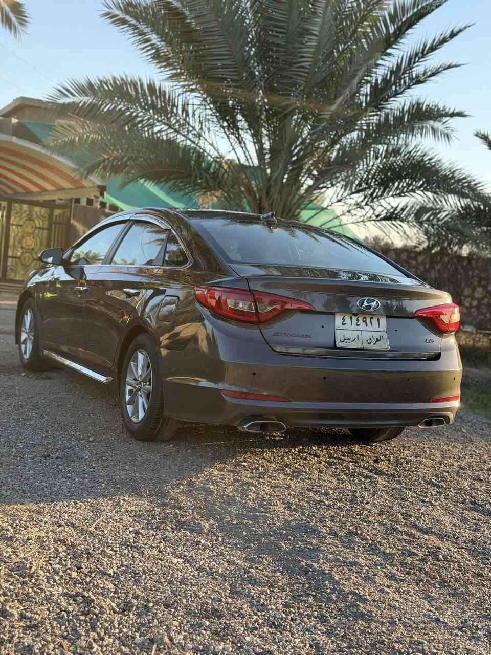 السلام عليكم 
اخواني سوناتا وارد 2015
فوول مواصفات عدا الفتحه 
بصمه كشن جلد كشن كهرباء كشن حراري رادار 
3وضعيات قياده 
اشتير بالمري كامره وشاشه لمس بلادي 
حساس خلفي تحكم مقود جهتين وبعد بيهه مواصفات 
حادث قبق جنطه وشويه بالجاملغ الخلفي وهنا بالعراق جاملغ وبنيد بدون دواخل بدون ارباك  مكينه كير حداديه كله بشرط مكينه لاتنقيص ولا تبخير ولا دوانز تحويل شوكت ميعجبك 
السعر 100$وبيهه مجال قليل 
اخوان كلشي ذاكرلك بالمنشور مكاني حله قرب سيطره الاثار ***********وحياكم الله
