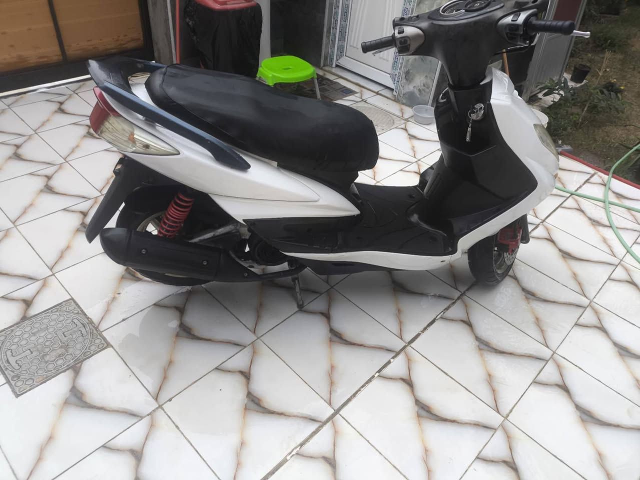 { السلام عليكم}
 دراجة سكنس فحل ماشية 23 حقيقي نضيفة حيل شلعة ومعدل مابيها اي نقص تجي تفحص وتشوف ويل عسلي مشيف هندر سلف شغال الدراجة مال جني جيب فيتر وتعال افحص مكانه بابل محاويل 
0786943002
«اذا مو شراي لاتعبني اخيك»
السعر [975]
(مكلف بل نشر اتصل على الرقم)


**إذا كنت صاحب هذا الإعلان وتريد حذفه لأي سبب، رجاءا أرسل رسالة إلى الدعم الفني**