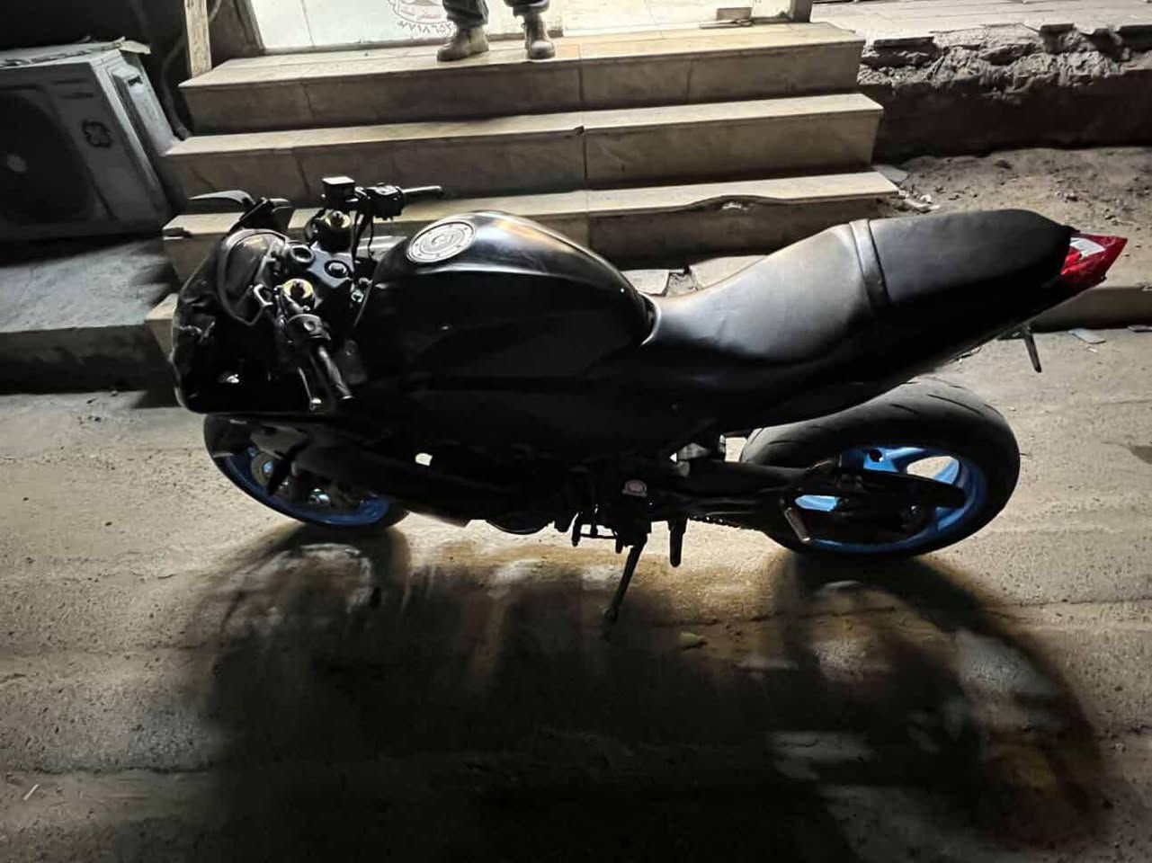 السلام عليكم 
بطح f4 600cc موديل 17
دراجه خير من الله نواقصها بسيطة مثل ممبين كفرات 
كير ومكينة نضيفات ادامه كامله قبل اسبوع بلكات جديدة مي راديتر جديد مكاني حي الجهاد ***********
