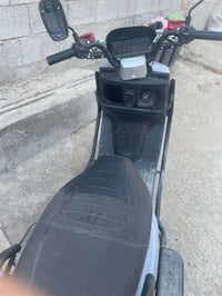 استعمال شهر • يشحن • قابل تفاوض