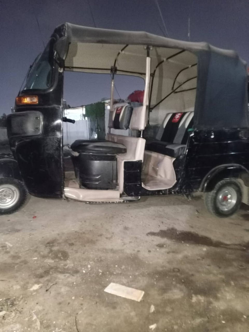 سلام عليكم شباب تكتك موديل20 اوراقهه ضايعات
اوكفلك بل اوراق ورقم وكيلهه سيد خلدون
سعرها4250 وبيها مجال قليل
رقم مبايل***********
