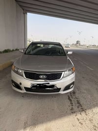 ٦ سلندر ٢٧٠٠ • ٢٠١٠ • ضرر امامي