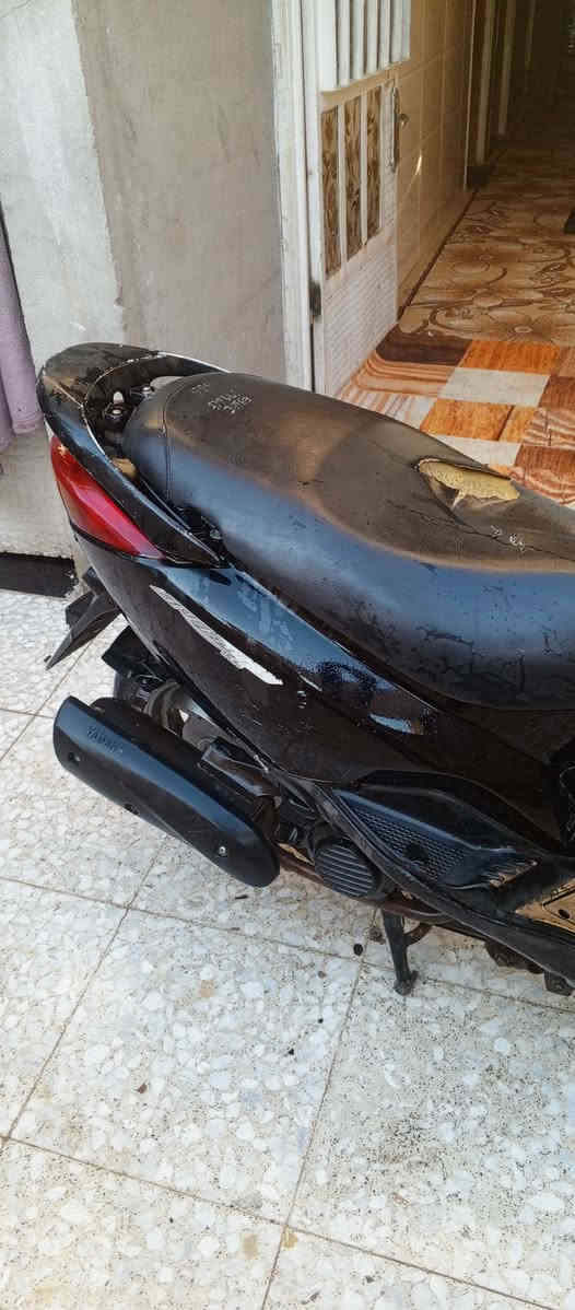 السلام عليكم دراجه بريز اللايت الفوق الدراجه نظيفه كابريتر الدراجه حلوه نظيفه ما مستعمله قليل الدراجه بدون اوراق اكف لك سرقه وعشاريا دراجه حلوه ونظيفه العنوان بغداد مدينه الصدر سعر الدراجه 700 وبيها مجال ‏‪***********‬‏
