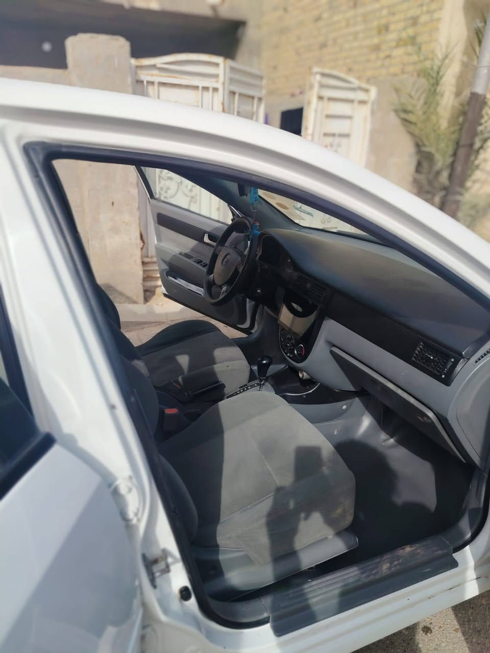 السلام عليك اوبترة للبيع 12سنويه مجددل30 سعر 70وبيه مجال رقم بصرة لتواصل *********** عواني ميسان
