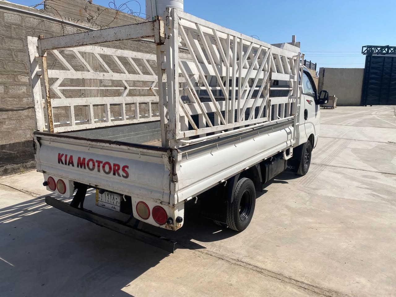 من رخصت مدير الكروب كيا نثية موديل 2009 للبيع مكلف بالنشر غير متواجد على الفيس رقم صاحب الشئن تفاصيل مع صاحب السيارة على الواتساب ***********
