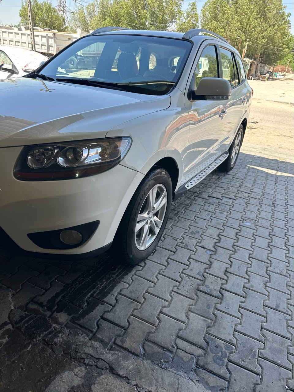 سلام عليكم

سنتافي. مديل 11 

خليجي.   

محرك 6V 3500

فول مواصفات 

بصمه 

فتحه 

كشنات جلد 

كشن كهرباء 

7 راكب. 

تبريد 3 قطع. 

حساسات 

مري شفط 

رقم بابل. 

سونار. ويه صور 

سعر 138 وبيهه.  مجال.  

الاستفسار. ***********
مكان سياره نجف الأشرف النجف, العراق
