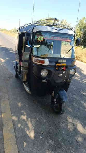 سلام عليكم تكتك للبيع موديل 15تكتك كامله مكينته مال 20تكتك تأخذه كبل الشارع جاهزه  أوراق كامله 7    ***********
