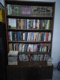 مكتبة منزلية • ٣٠٠ كتاب • كتب دينية وشعرية