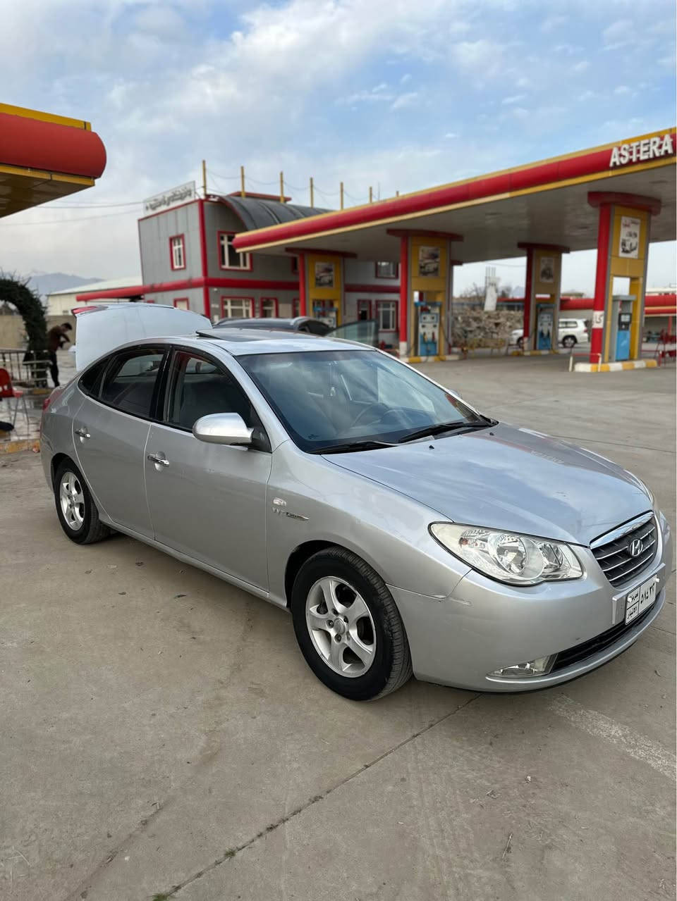 هۆندا ئاڤانتی ۲٠٠۹ فول فول
سەیارەکە نمونەیە لەجوانی کامل کامل مەسرەف کراوە  هێچ مەسروفێکی تێدا نیە
سڵایتە
کوشن هیتەرە
شاشە و کامێرەەیە
سەیارەکە گشت گیانی بەشەرت 
گێڕ و مەکینەی بەشەرت
دەحم و لێدراوی بەشەرت
سەقفی بەشەرت
خیسی نیە  
تا بڵی توند و تۆڵە
٥۳گالاو مەحامەلە

شوێن چوارقوڕنە
٠۷٥٠۸۸۳٦٤٥۳
٠۷۷٥۹٤۸٤٠٤۸ رانية, السليمانية
