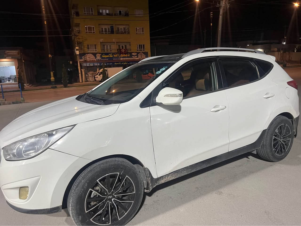 تيكسون موديل 2012 خليجي 7 قطعه صبغ ابيع حزام گير ومحرك بشرط  رقم و سنوي جديد بانوراما  سعر 10700$ مجال تلفون *********** زاخو, دهوك
