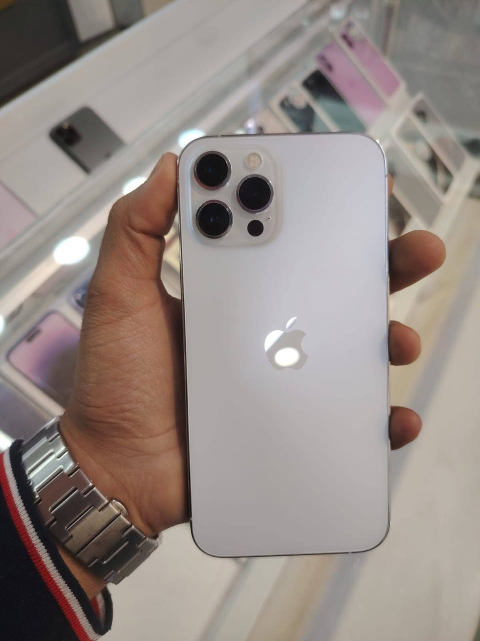 متوفر جميع الايفونات جمله ومفرد
النجف الأشرف شركه الوكالة شارع الغدير مقابل بوابة السعد
بيع وشراء ومراوس 
*********** واتساب
