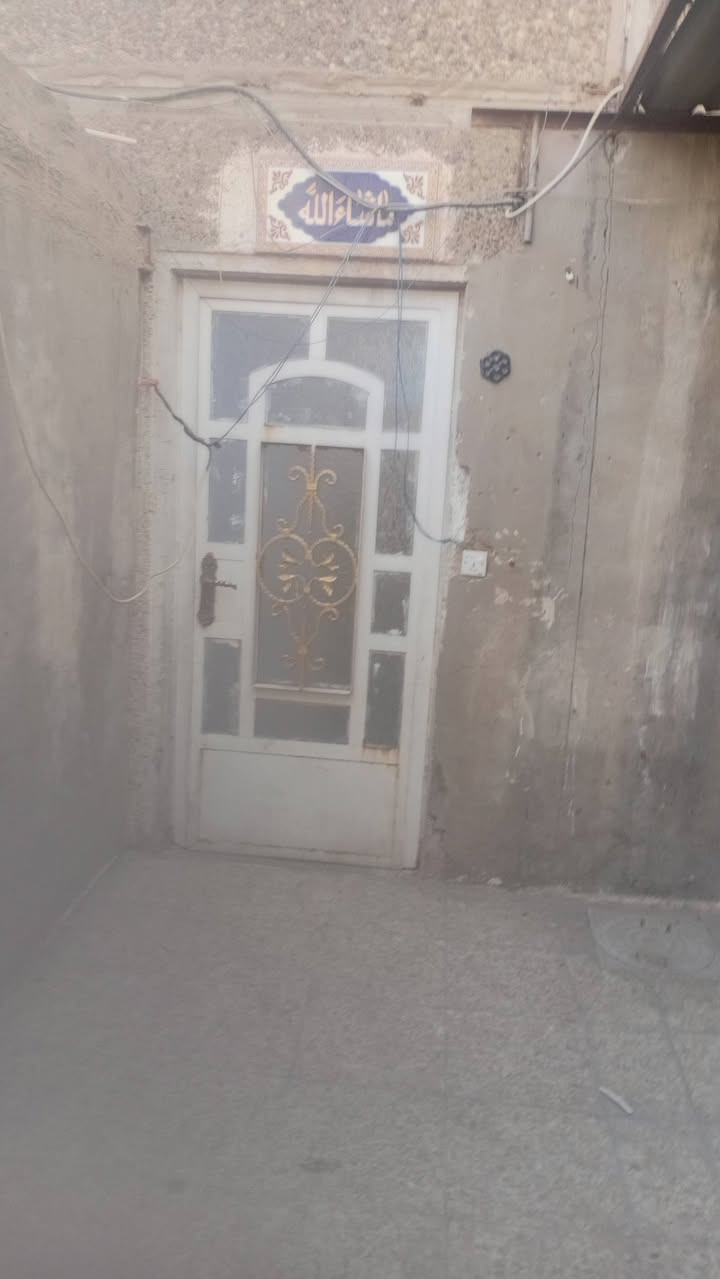 سلام عليكم بيت للايجار في بغداد البياع مقابيل كراج البياع بيت يحتوي عله ٥غرف وحمامين وتواليت وستقبال طابقين لبيت يجاره ٥٠٠ قفل ***********
