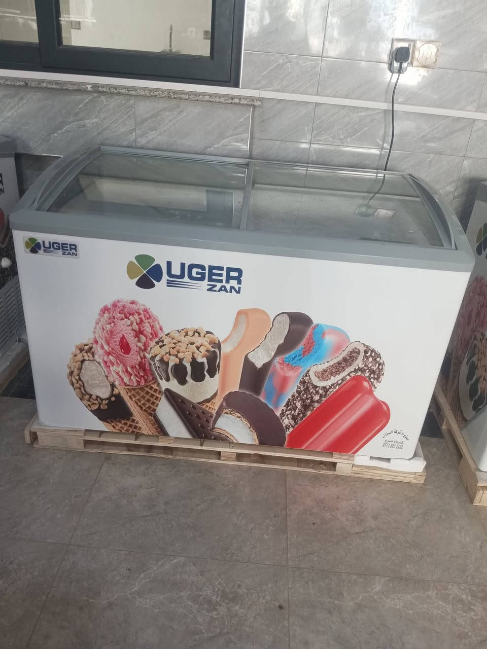 السلام عليكم رفوف للبيع ومجمدات عدد2 // ***********
