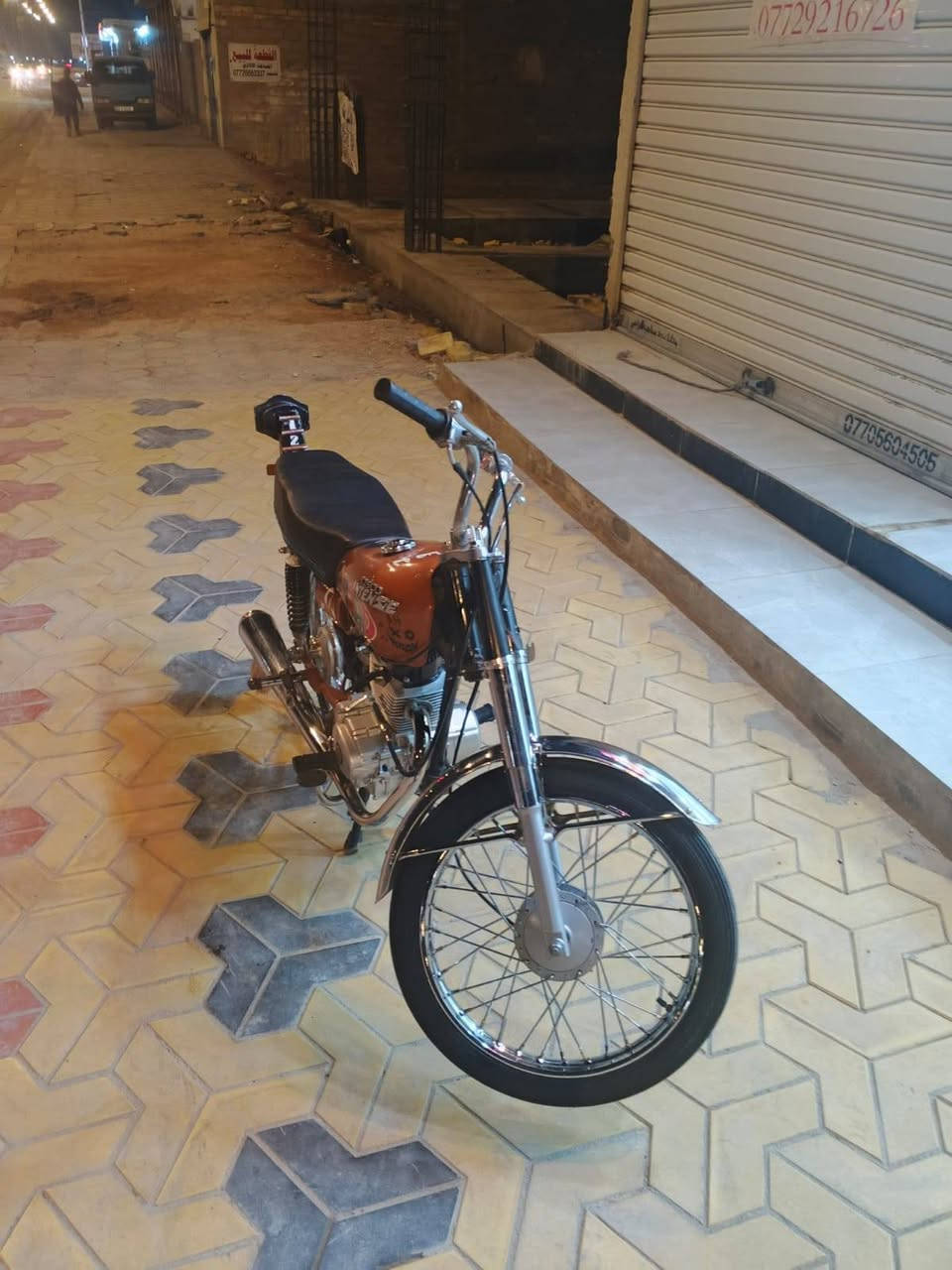 سلام عليكم شباب دراجه نامه بي ام BMبدون اوراق كفاله عامه نضافه فول كله جديد دراجه شلعه ومعدل وزلغ ماكو ولمو شراي لا يخابرني رحمه الوالدكم السعر 650وما ماشيه هواي الاتصال عله هاذ الرقم ***********
