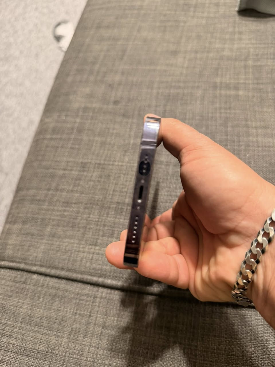 السلام عليكم ايفون 14 برو ماكس  دبل سيم كارت ذاكره 256  
نظافه 100‎%‎ مداخل تصليح ع ايدي اني فاتحه من الكارتونه و تجي تاخذه من الباب و انطيك بي الضمان الي يعجبك ممفتوح و لا مصلح بي اي شي 
و احلى من الصور كلش نظيف 
السعر 875 الف
***********
